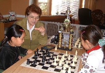 Nonna Karakashyan with students